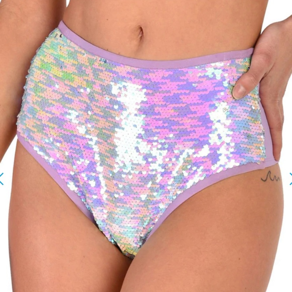 IHeartraves pretty pixie booty shorts